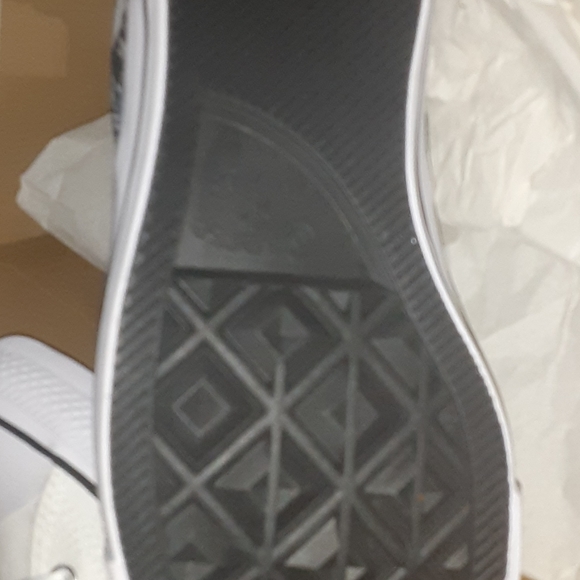 Converse White and Navy Hi Top - Picture 5 of 6